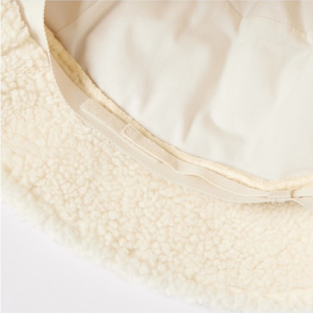 Uniqlo Adjustable off white Faux Shearling Bucket Hat - Picture 2 of 10